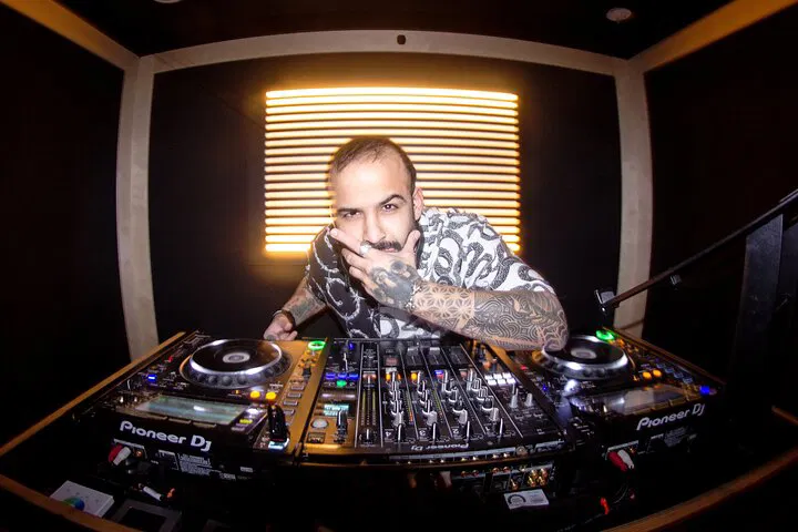 Berlin's Premium Underground Rave: Dive into Techno Paradise!