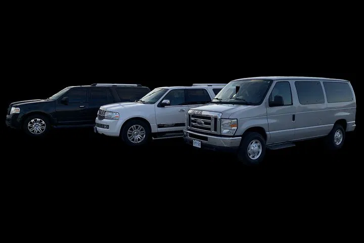 Niagara: Roundtrip Airport Transfer & Private Wine Tour