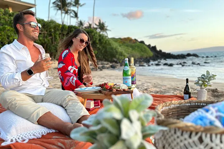 Maui Sunset Charcuterie & Photos: Beach Bliss!