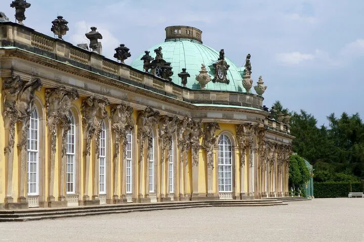 Uncover Potsdam's Hidden Gems: A Guided Spanish Immersion
