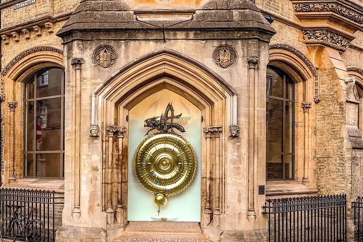 Uncover Cambridge's Secrets: A Historical Audio Adventure