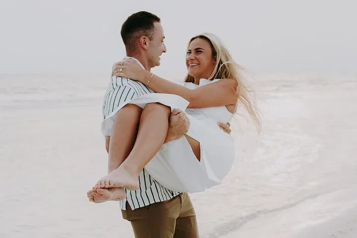 San Diego Holiday Photoshoot: Capture Stunning Beach Memories!
