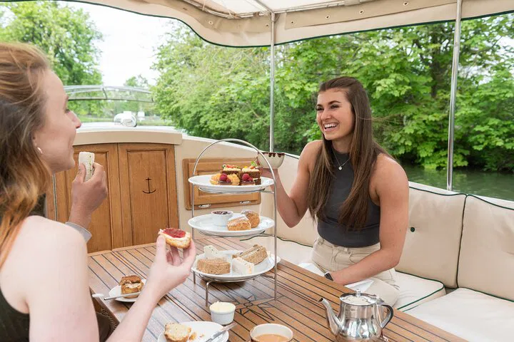 Oxford River Cruise: Afternoon Tea & Thames Sightseeing