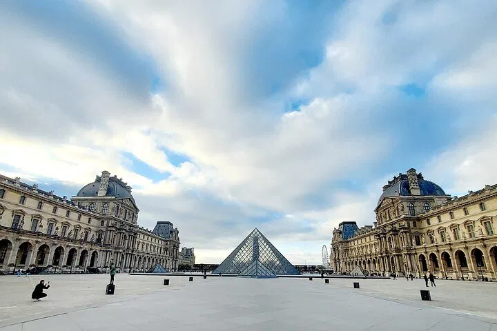 Louvre Museum: Timed Entry & Optional Guided Tour