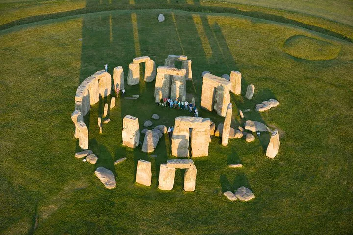 Stonehenge Inner Circle Tour: Evening Access from London