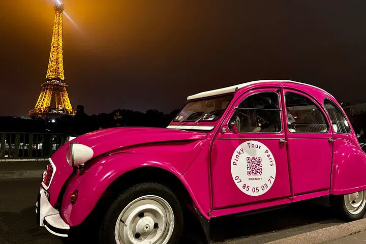 Paris Pink Car Tour by Night: Champagne & City Lights