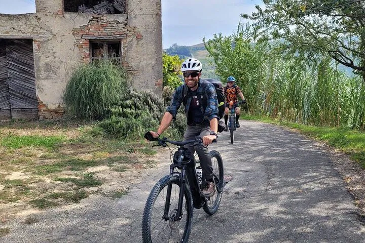 Roero E-Bike Adventure: Explore Piedmont's Hidden Gems
