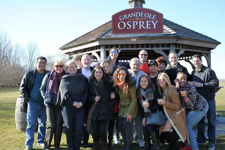 Uncork Long Island: Premier Winery Tour & Gourmet Lunch from NYC