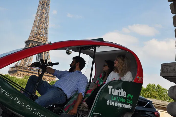 Paris Pedicab Tour: Eiffel Tower & Iconic Views