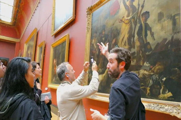 Louvre Priority Tour: See Mona Lisa with Expert Guide