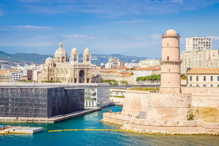 Unravel Marseille's Secrets: A Captivating Old Town Exploration Game