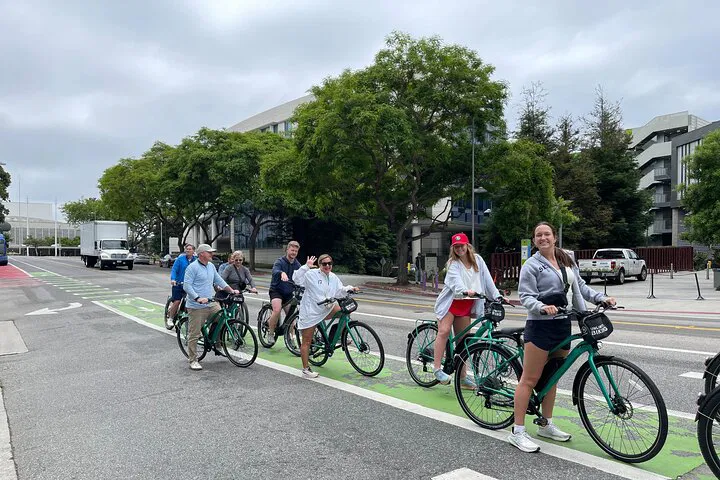 Santa Monica Electric Bike Adventure: Pedal-Assist Beach Bliss!