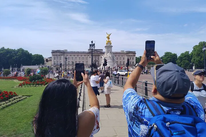 London's Top Sights: Private Walking Adventure