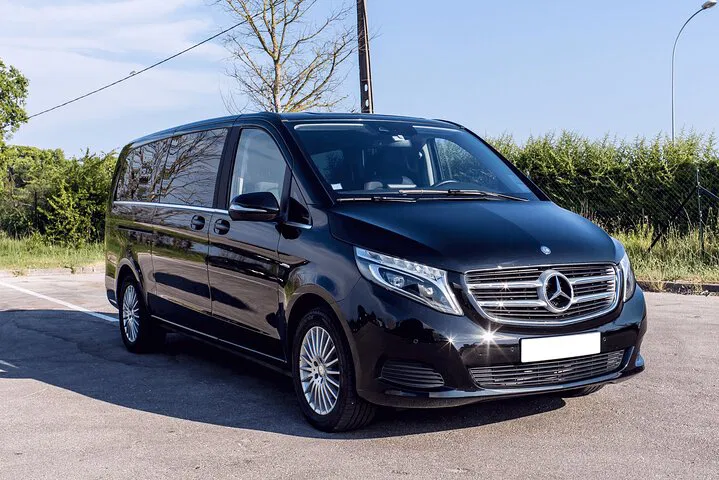 Stress-Free Disneyland Paris Transfer: Private Car/Van Service