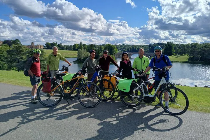 Blenheim & Woodstock E-Bike Adventure: History on Two Wheels