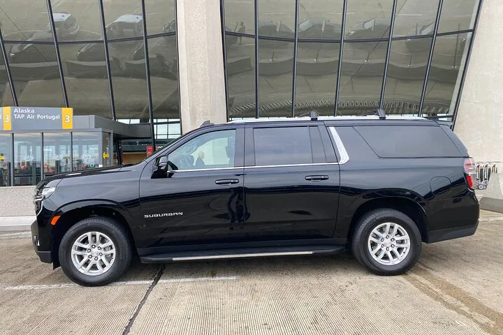 Dulles Airport Transfer: Private Ride to Washington DC