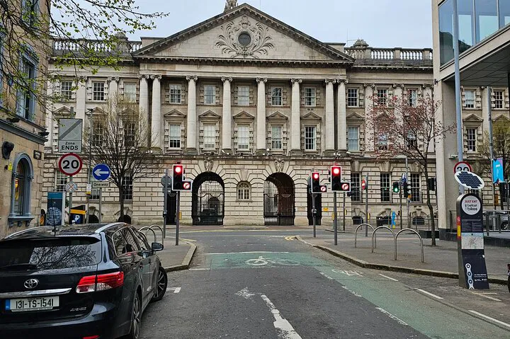 Dublin to Belfast: Stress-Free Private Transfer
