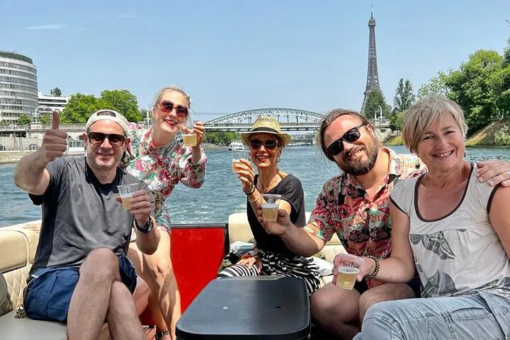 Seine River Cruise: Paris Views, Small Group