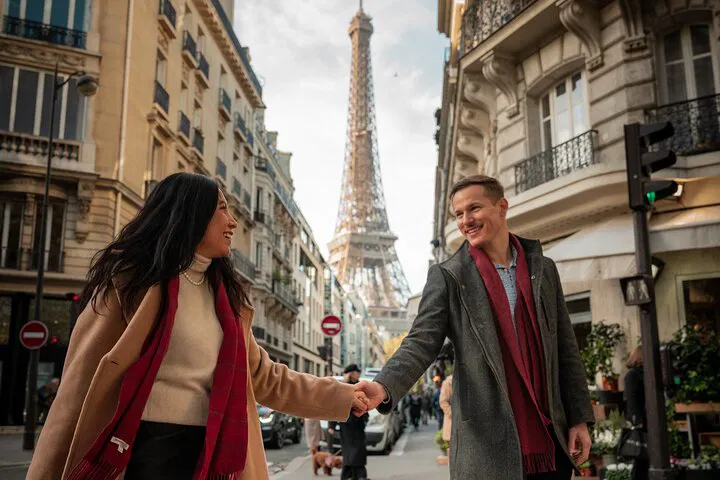 Capture Your Parisian Story: Natural Photoshoot in Paris