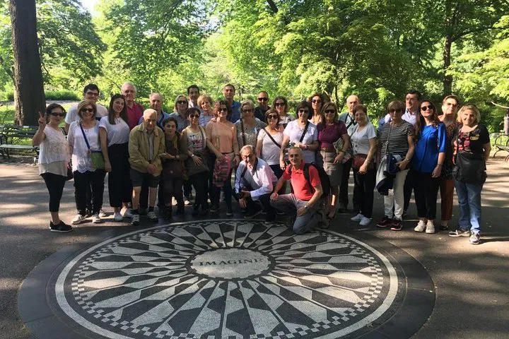 Explore Manhattan's Iconic Landmarks: An Immersive Spanish Tour