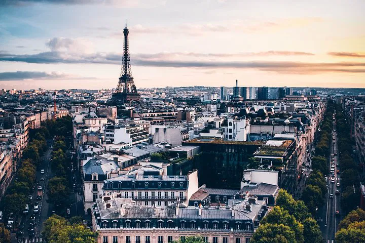 Paris Audio Adventures: Uncover Iconic Sites & Hidden Gems!