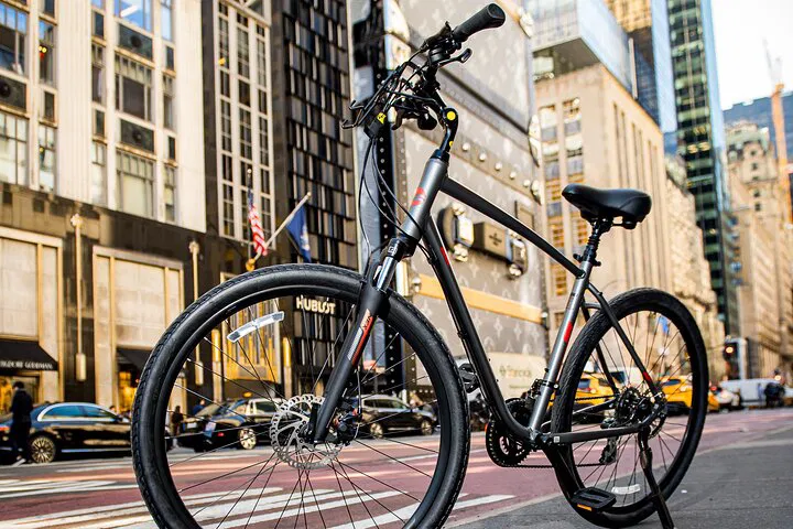 Explore NYC: Flexible Bike Rentals near Broadway & Central Park