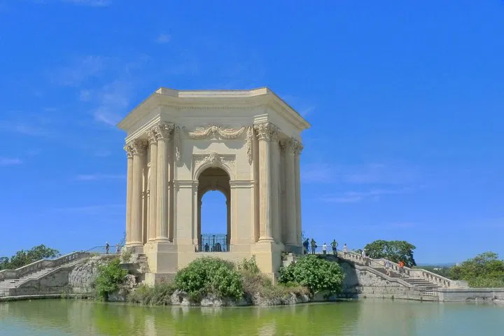 Uncover Montpellier's Charm: City Tour & Photo Souvenirs