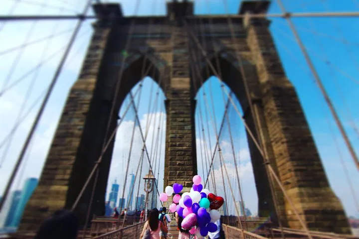 Capture Timeless Memories: Private Brooklyn Bridge & NYC Skyline Photo Experience