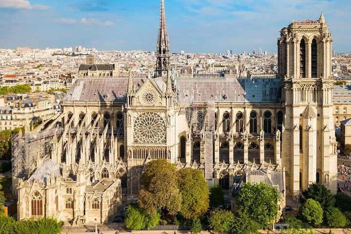 Notre Dame Exterior Tour: Expert Insights & Free Entry