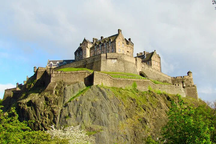 Uncover Edinburgh's Literary Soul: A Private Old Town Walking Adventure