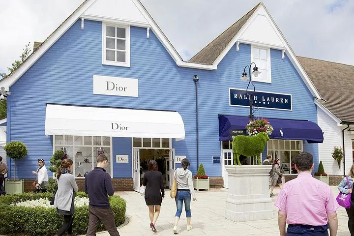 Luxury Shopping Spree: Private Bicester Village Tour from London