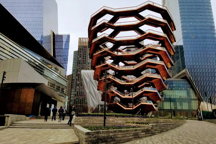 High Line & Hudson Yards: A Green Escape Walking Tour