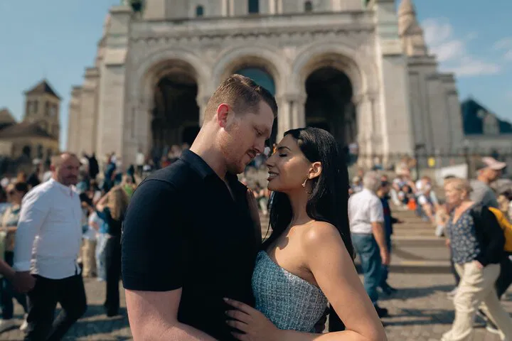Timeless Parisian Romance: Capture Your Love Story by the Eiffel Tower