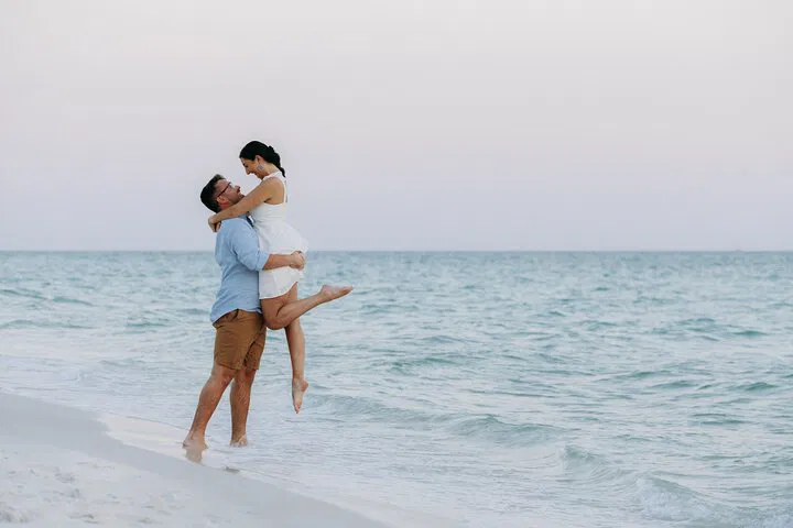NJ Beach Holiday Photoshoot: Capture Iconic Moments!