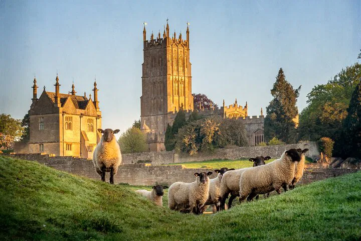 Unveiling Cotswolds Charm: A Luxurious Private Tour from London