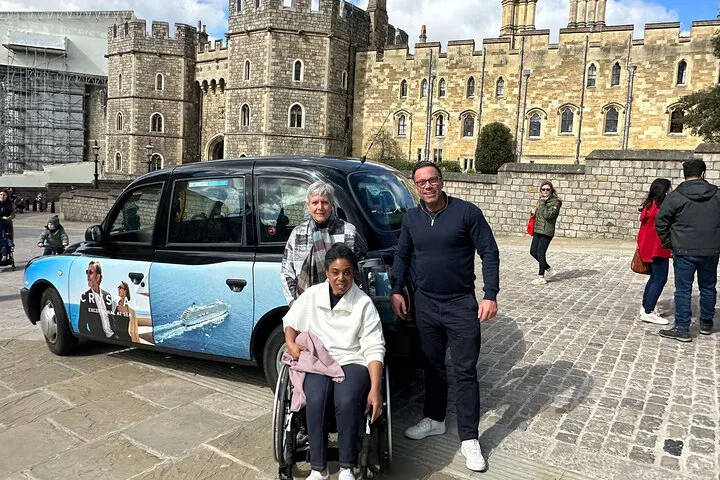 Royal Windsor in Style: A Black Cab Tour Adventure