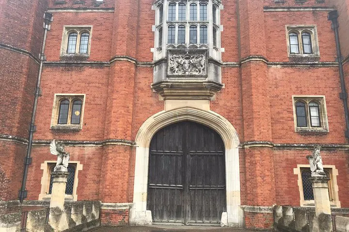 Hampton Court Palace: Private Train Tour
