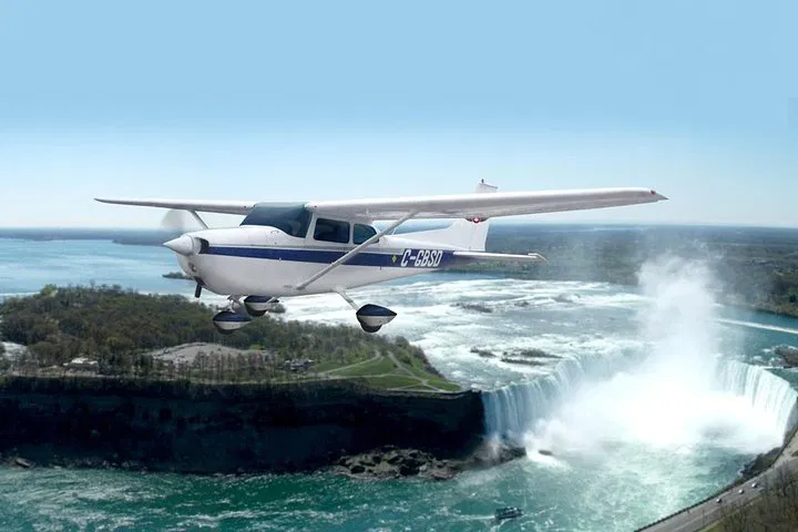 Niagara Falls Airplane Tour: Soar Above the Falls with Champagne!
