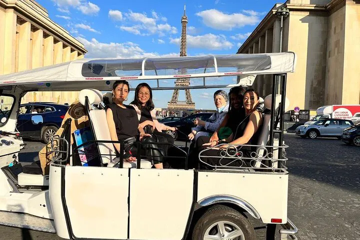 Paris Tuktuk Tour: See the City's Best Private!