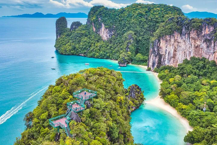 Discover Hong Island's Hidden Gems: A Speedboat Adventure