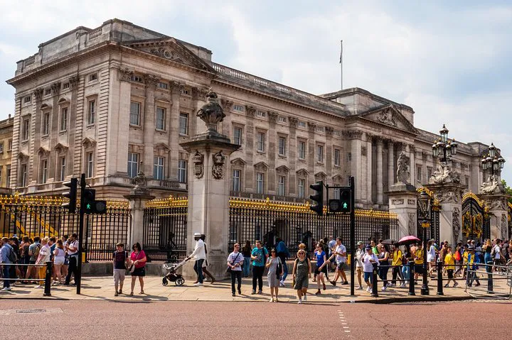 Uncover the Magic: 7-Day Whirlwind Tour of England & Scotland from London