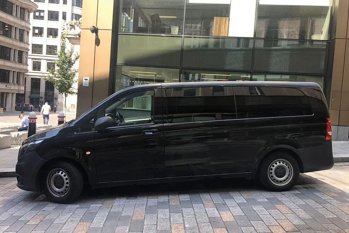 Luxury Transfer: Paris Hotel to PSG Stadium in Style