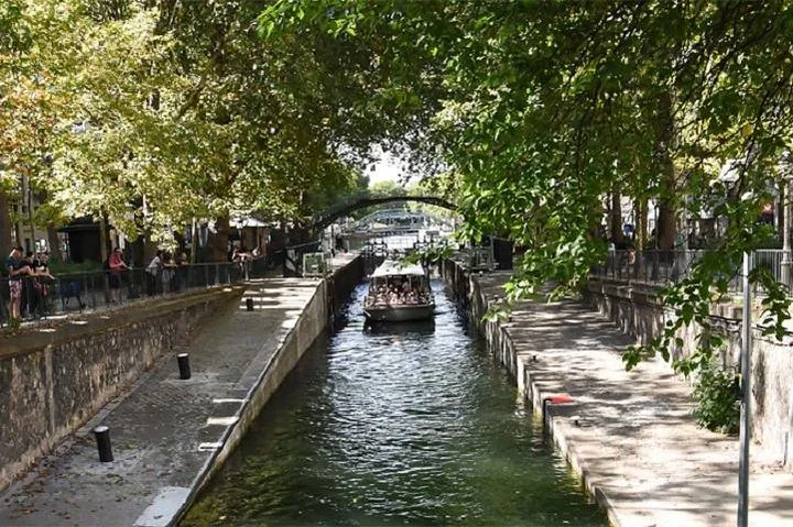 Old Paris Canal Saint Martin Cruise: Hidden Gems & History